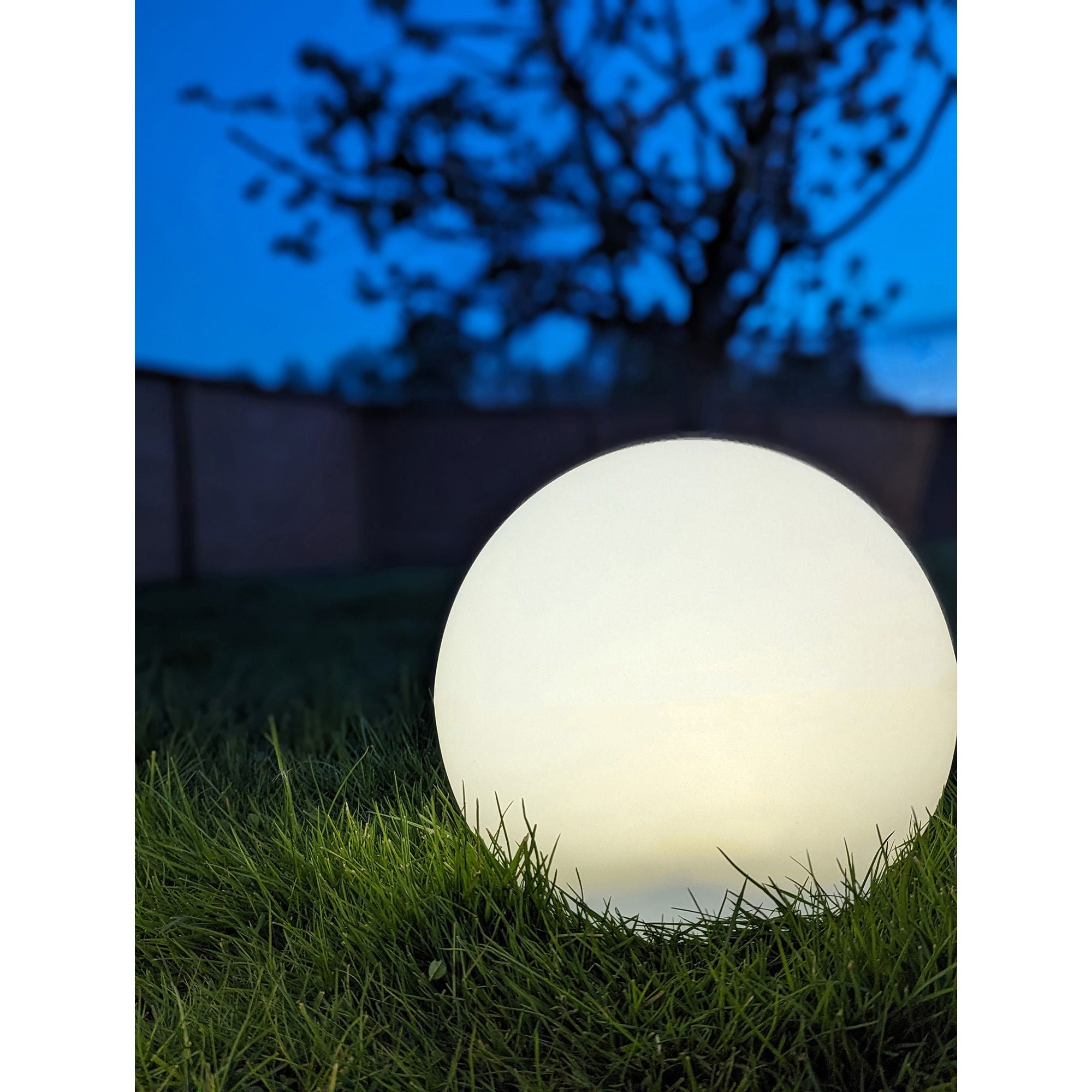 Lifton LED Lamp - Lamp, rechargeable with integrated solar panel, white<br>ø25 cm