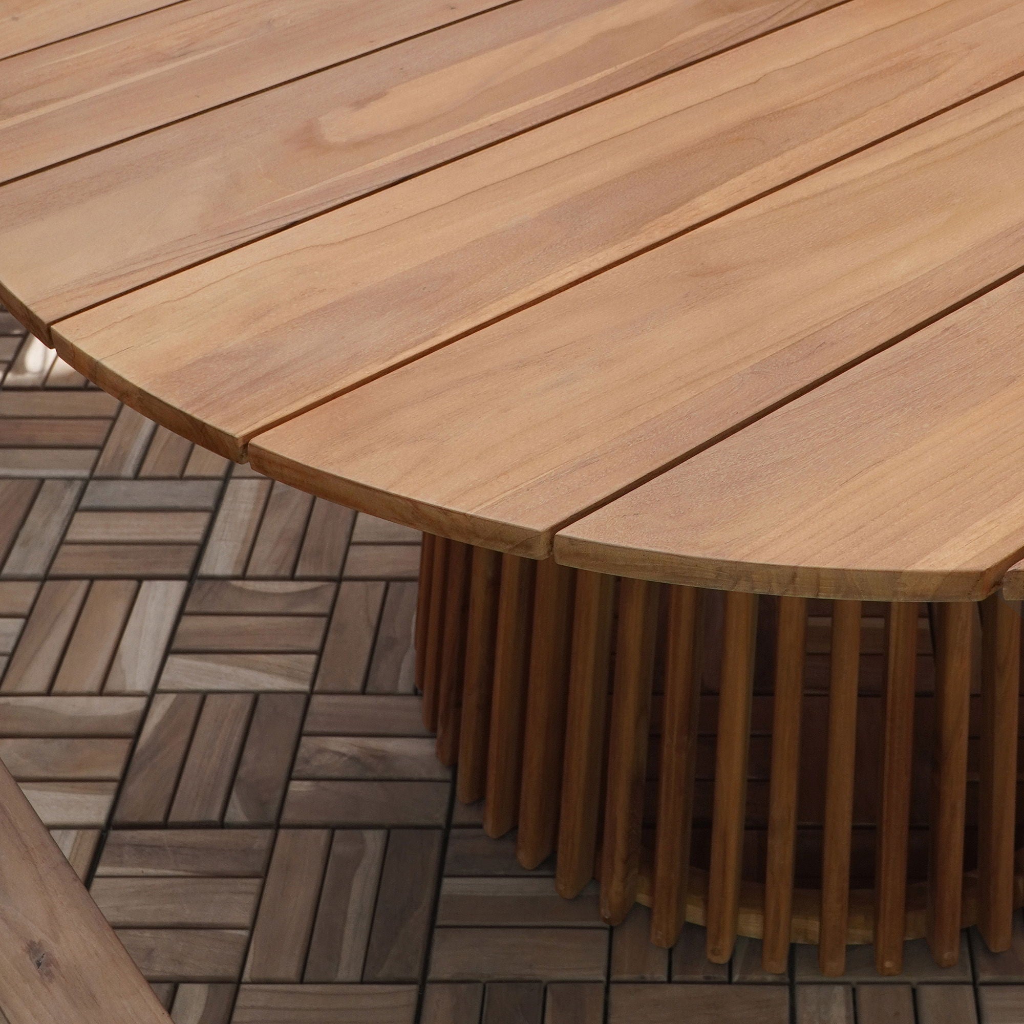 Lorca Dining Table - Dining Table, teak. nature<br>ø120x75 cm