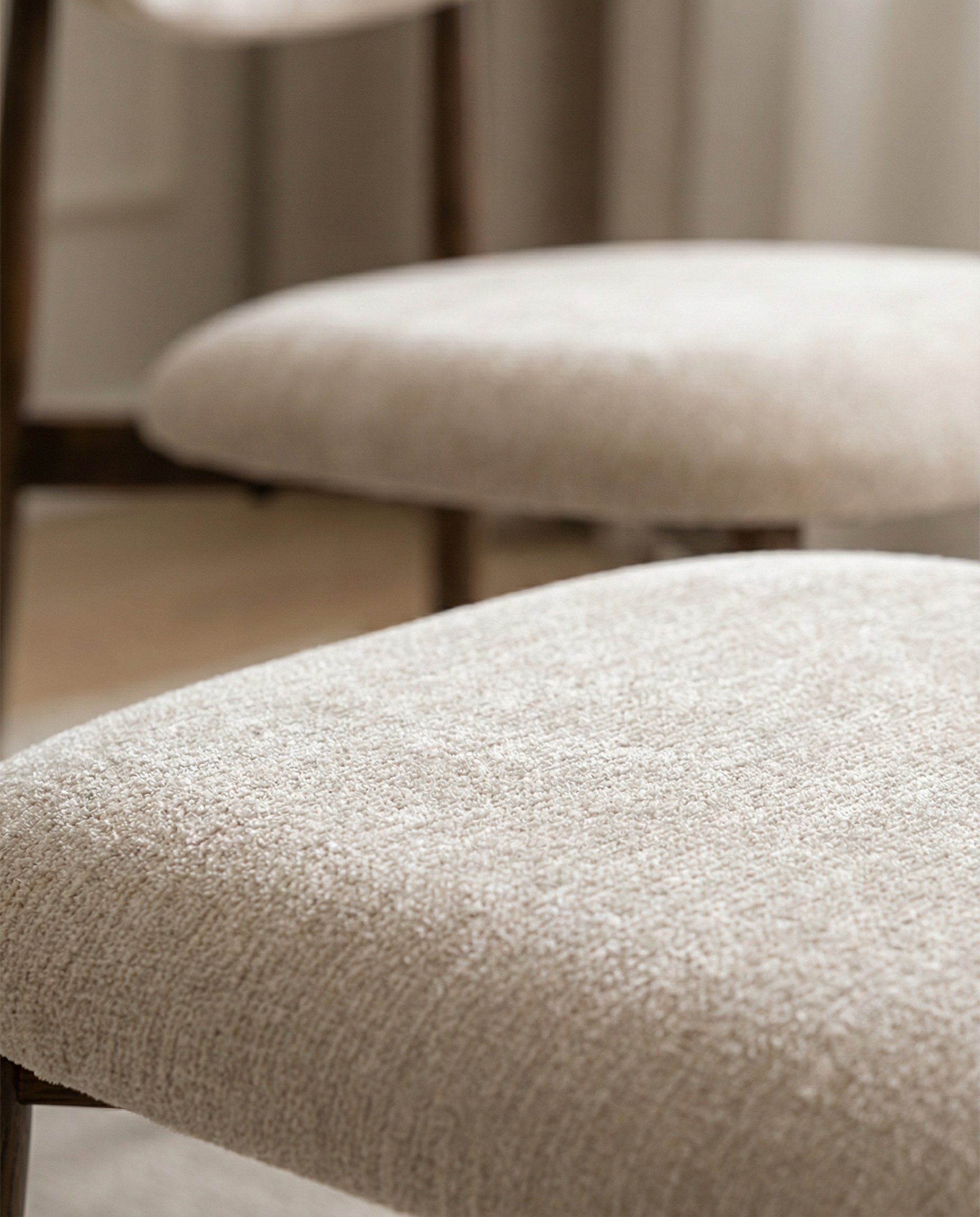 Japandi Eetkamerstoel Desido Walnoot / Wit zonder armleuning