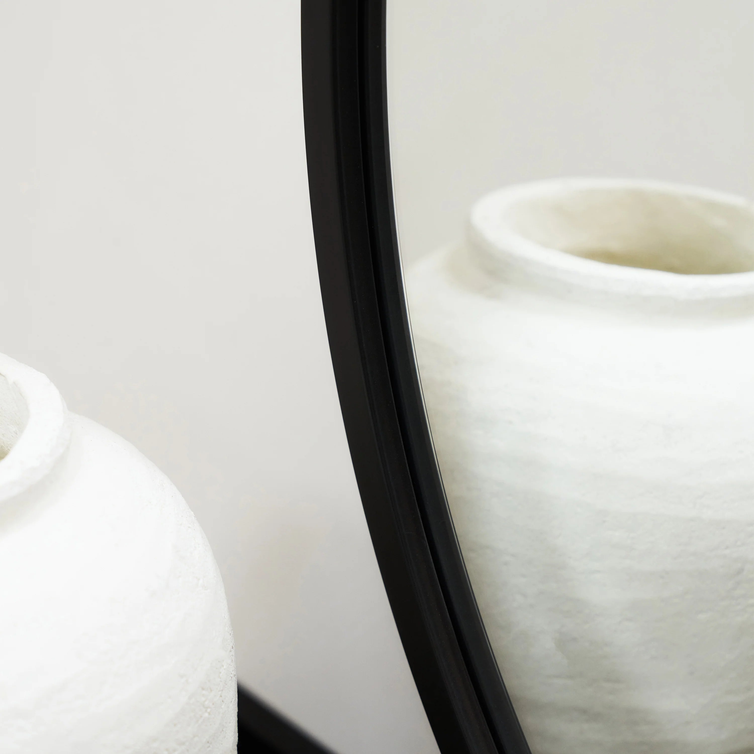 Desido Aura Ronde Spiegel – Zwart – 60 × 60 cm