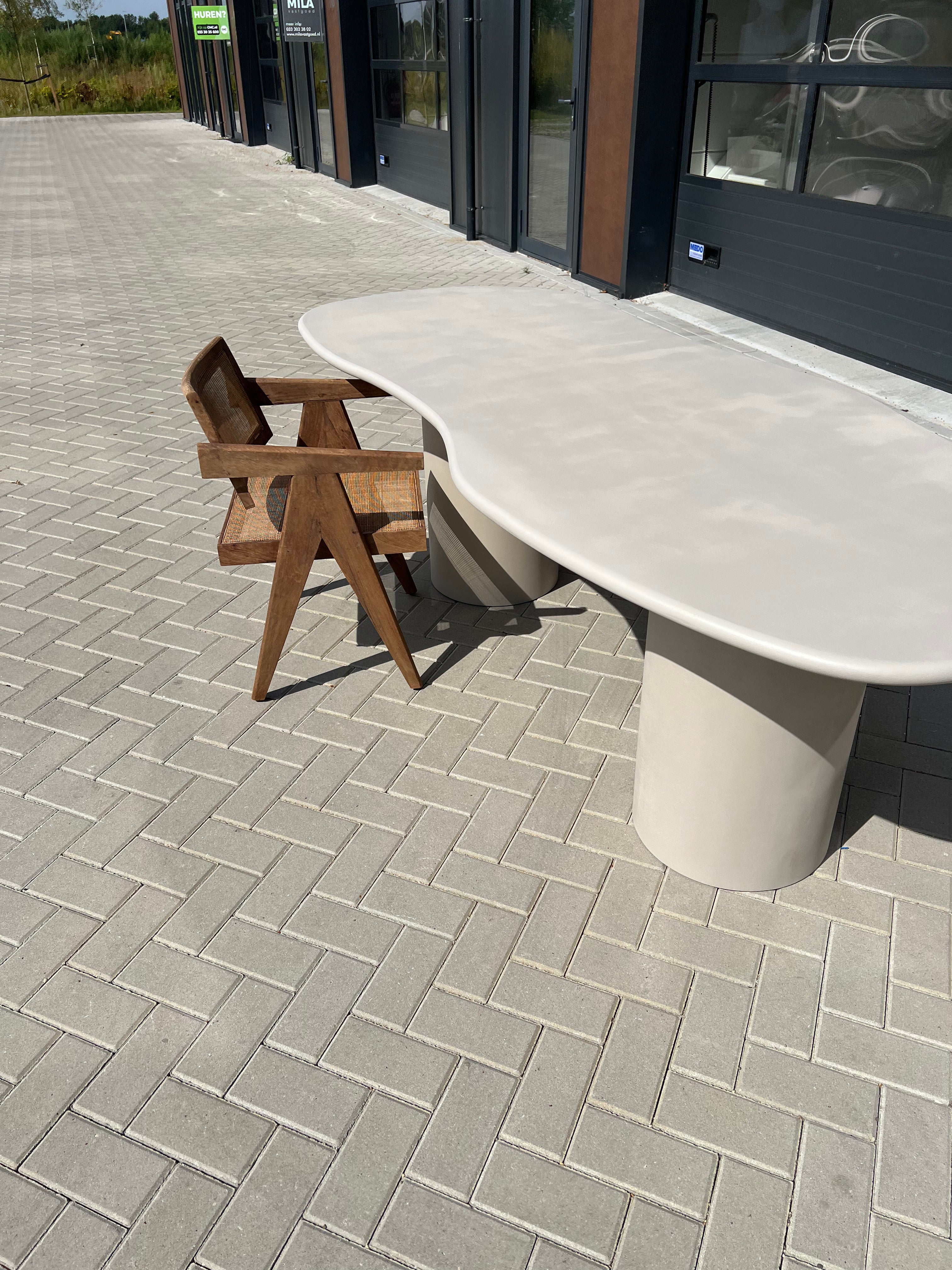 Japandi Eettafel Betonlook,  Beige 200cm