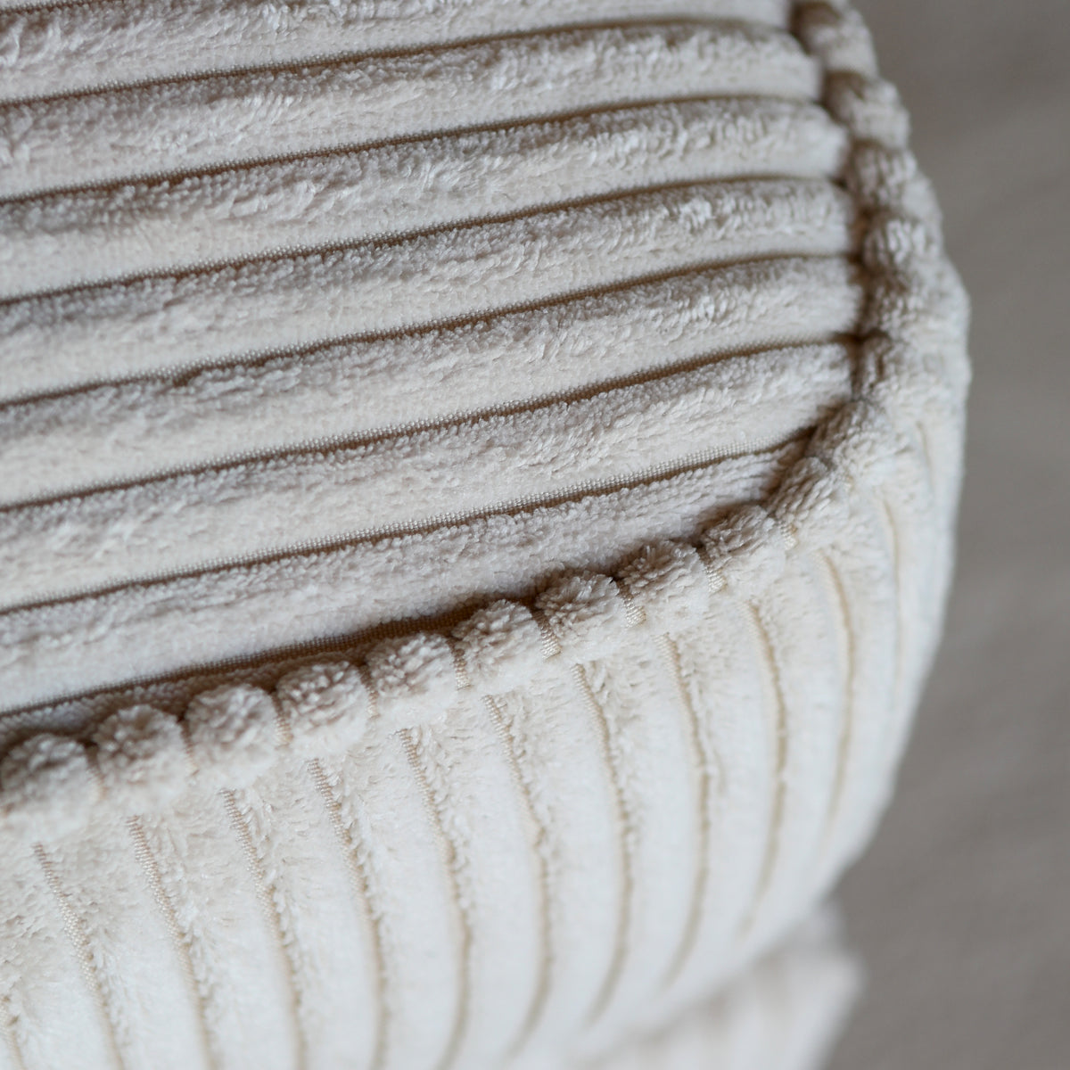 PEPP interiors LECH met chaise longue links - Lincoln 03N