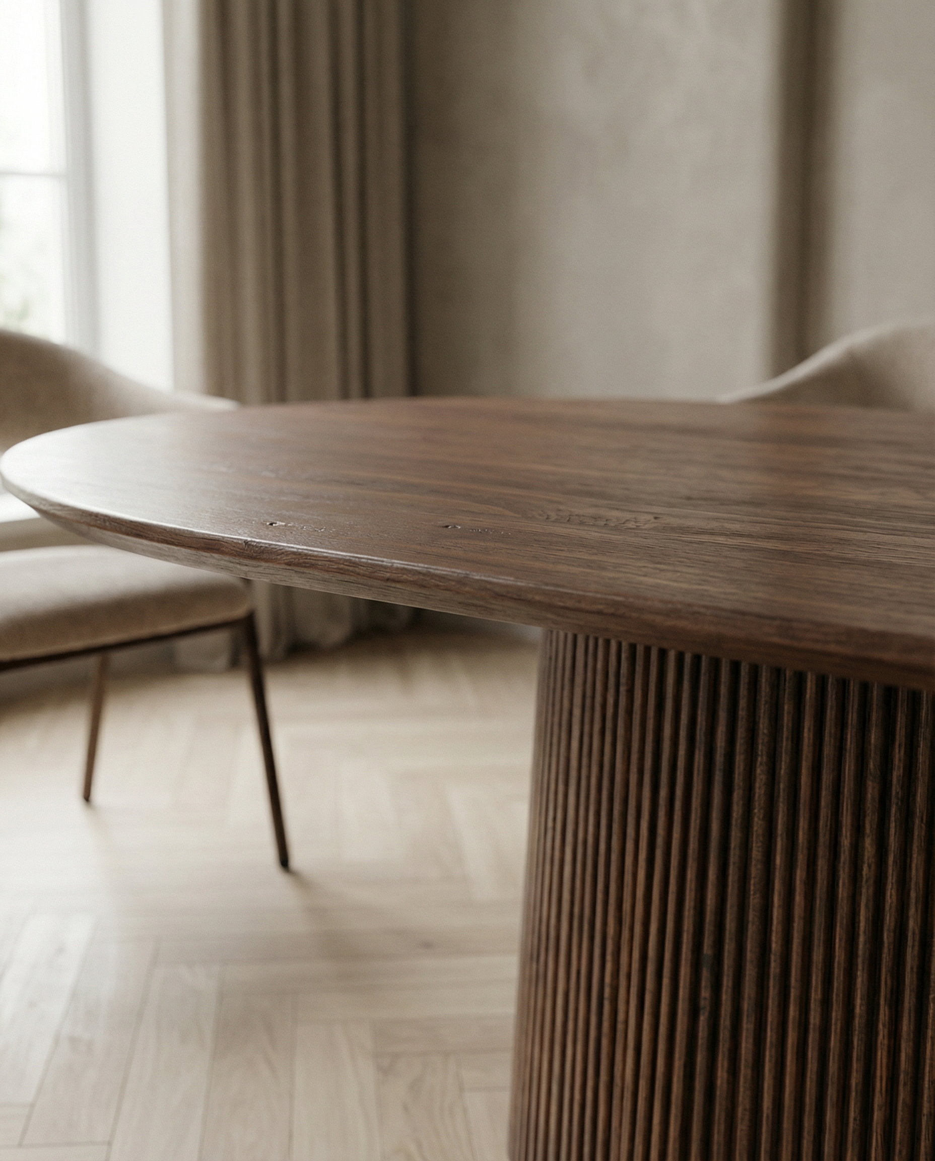 Japandi Ovale Eettafel Donker Mangohout