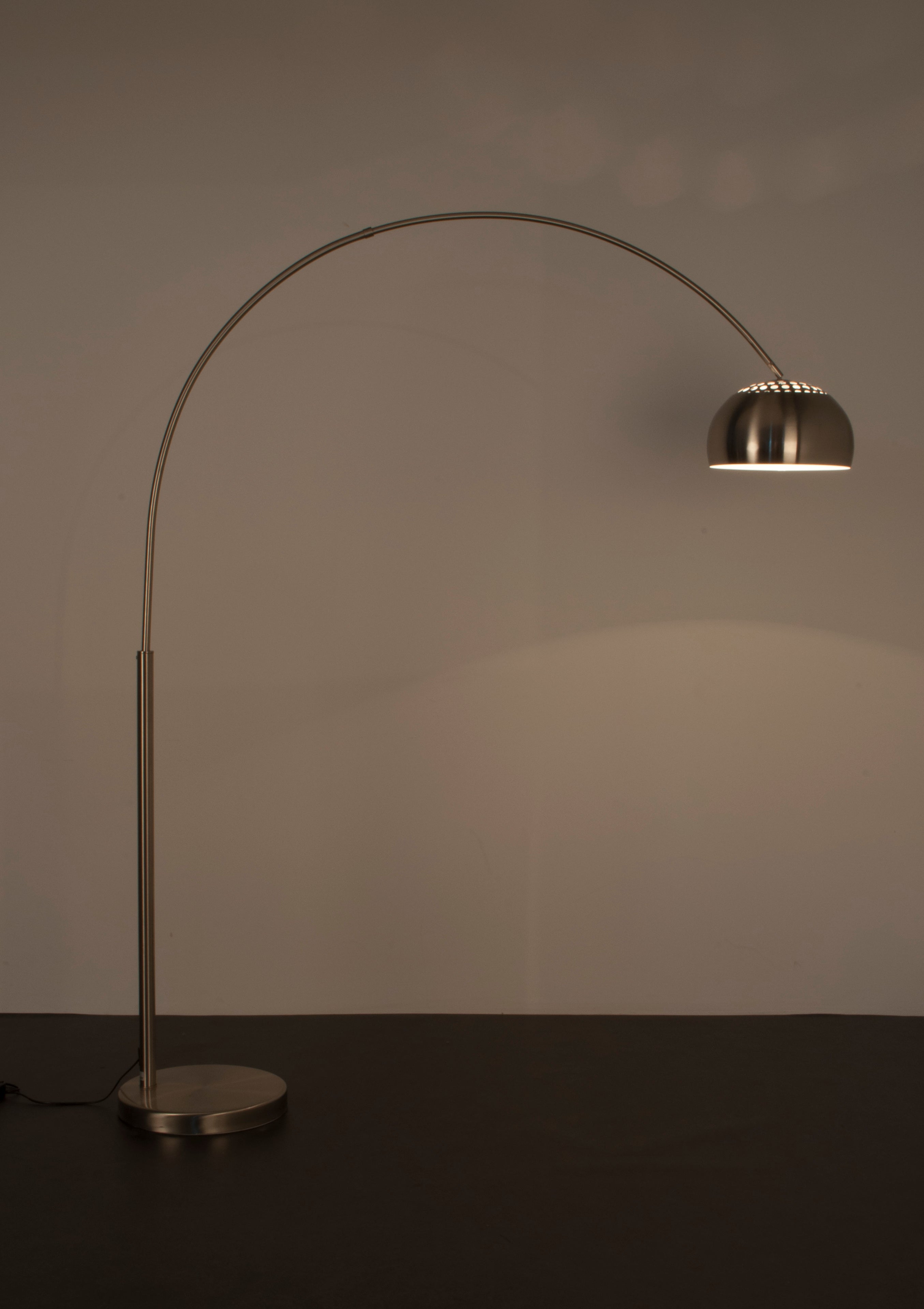 Metal Bow Vloerlamp